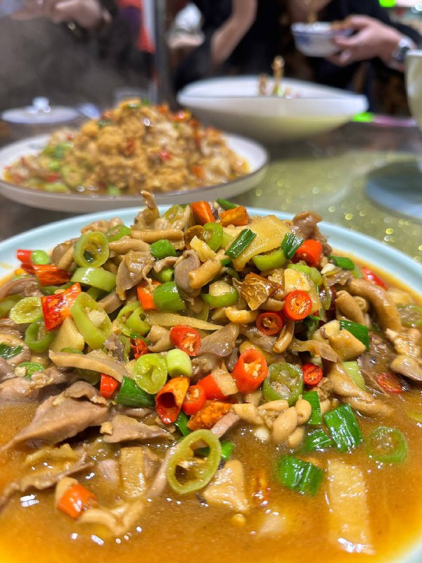 #Life #Food⭐️ 阿英小吃(刀茅巷店) ⭐️📍 杭州·刀茅巷56号（珠碧二弄与刀茅巷的交叉路口东北角）💰 人均：¥75阿英小吃收藏已久，之前收藏是因为看到这家店都是用了很多稀奇古怪的食材，非常好奇