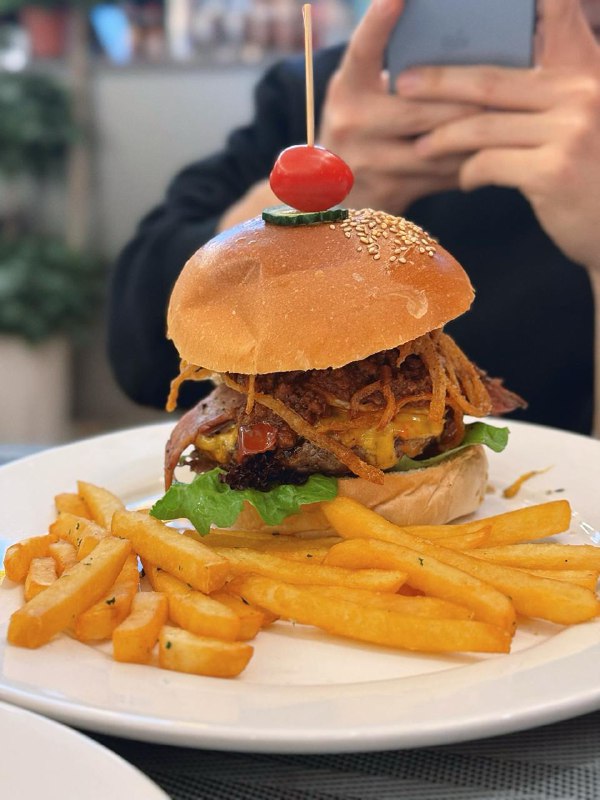 #Life #Food🥩 Slim's  Steak House斯利姆牛排餐厅 🥩📍 杭州·滨江区·滨江龙湖天街铂金岛 2 幢 2 楼 218 号💴 人均：¥120☝️ 今天介绍一家老店，说它是老店它也是新店