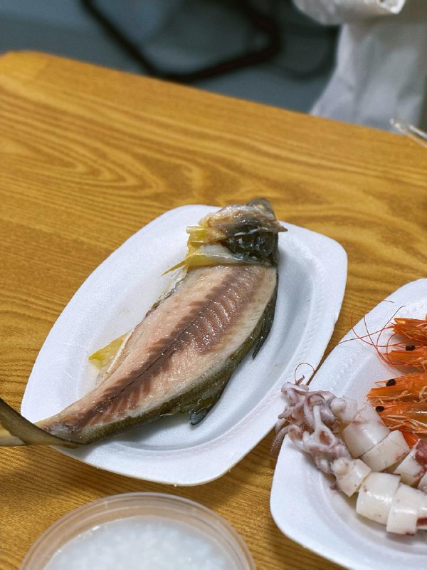 #Life #Food🐟 亚妙鱼饭(西新花苑店) 🐟📍 潮州·湘桥区· 西新路西新花苑1号💴 人均：¥27如果让我说我潮州之旅最难忘的一餐，应该非鱼饭莫属了