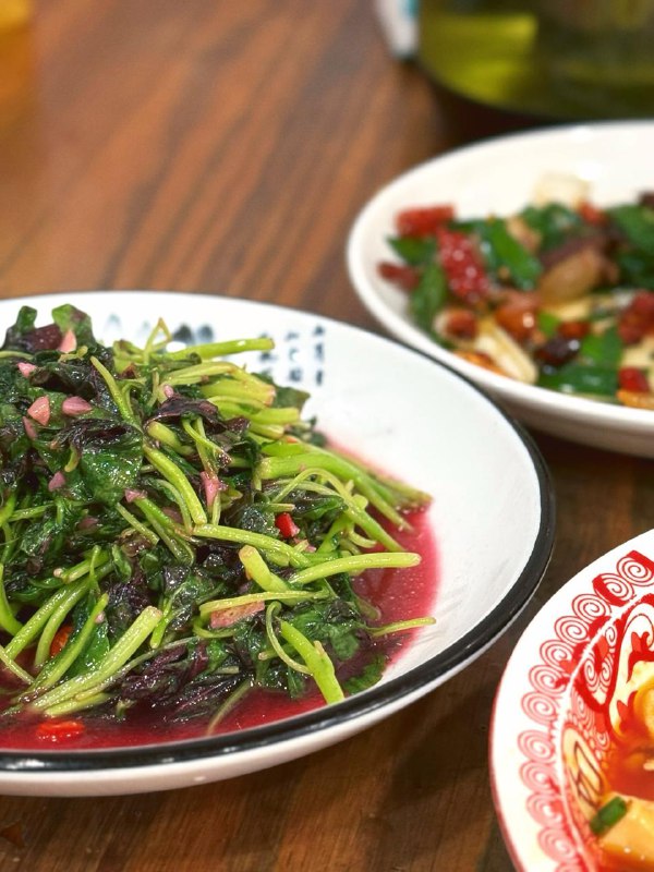 #Life #Food🥢 笑傲江湖（竞舟路店） 🥢📍 杭州·西湖区· 竞舟路28号💴 人均：¥60川菜小馆子