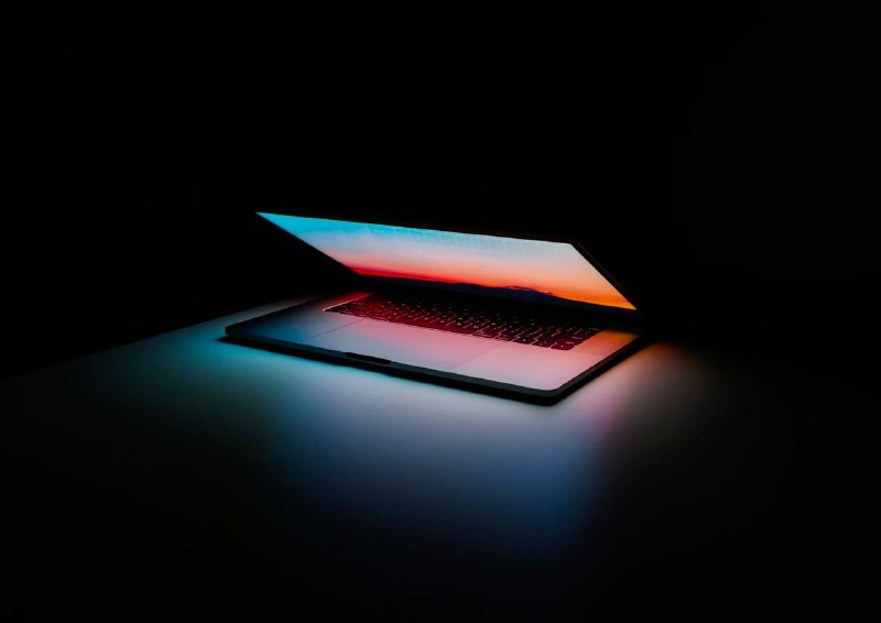 #Life #Mac👉 说一下这两天我的自己的 MacBook Pro 在更新 macOS 12.1 之后出现的问题，由于我并不是 Mac 方面的专家，所以我会把我能想到的细节全都描述上，但不意味着这些细节会直接导致后面的结论