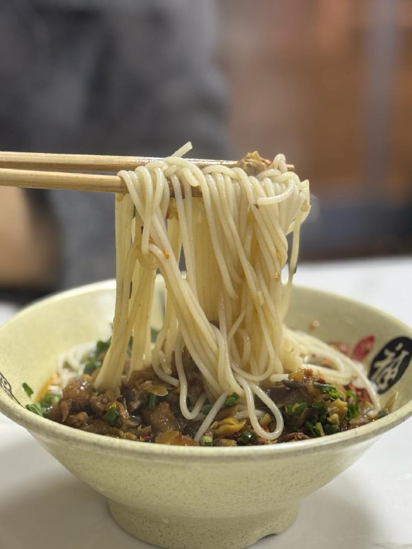 #Life #Food🍜 广丰一家人粉面馆📍 杭州·拱墅·新华路182号💰 人均：¥30说到江西粉，在杭州有几个还不错的选择，之前我介绍过 [赣粉阁]， 今天介绍另一家更不名不见经传但好吃的