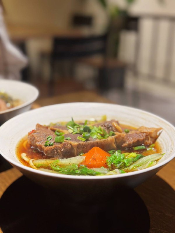 #Life #Food虽然今天不是周日，但是鉴于昨天吃了还不错的店，恰好大家距离下班还有些时间（ ？），就更新一期觅食