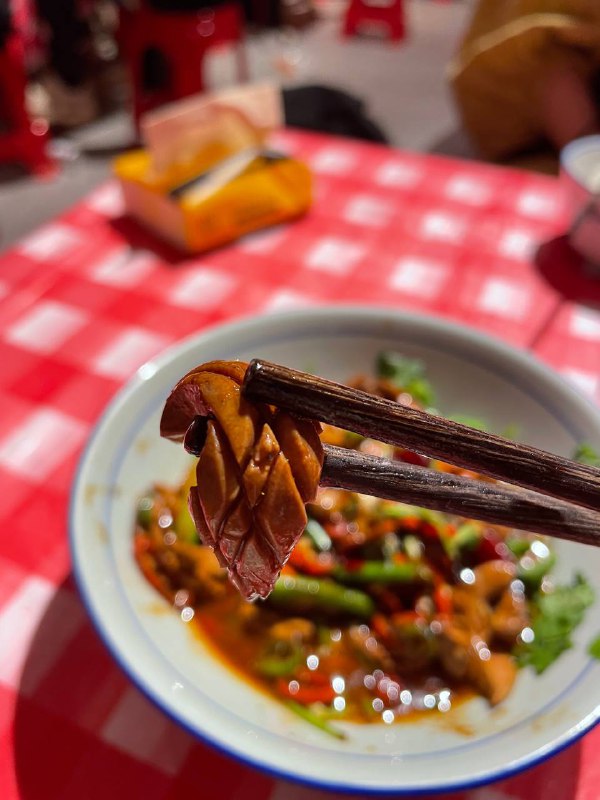 #Life #Food🌶️ 荆九爷爆炒桥头三嫩 🌶️📍  杭州·宝港生活广场 4 幢 109 号💰 人均：¥72宝港生活广场南边，开车进来现在推荐从东门进入，不要开到肉本家麦当劳这边，尽可能在园区里停好，不然容易开到断头路