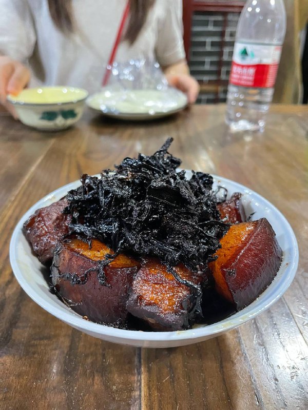 #Life #Food今天分享一家国庆期间在绍兴寻得一家不错的当地菜