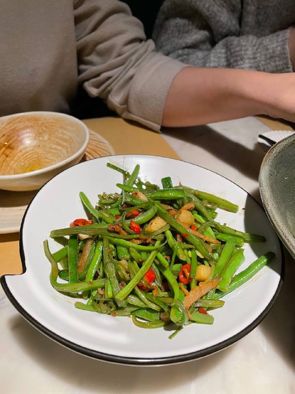 #Life #Food景区里的一家网红餐厅，环境来真的没话说，工作日的晚上不会排队