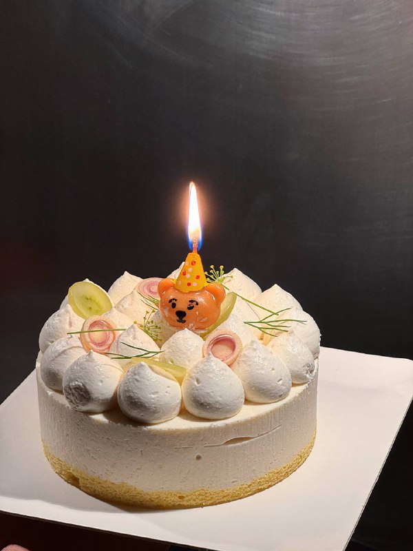 #Life #Food🥳 室友生日，祝她生日快乐！🍰 订了我心中杭城中比较 TOP 的蛋糕