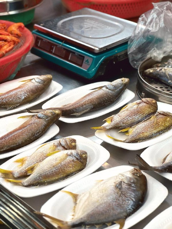 #Life #Food🐟 亚妙鱼饭(西新花苑店) 🐟📍 潮州·湘桥区· 西新路西新花苑1号💴 人均：¥27如果让我说我潮州之旅最难忘的一餐，应该非鱼饭莫属了