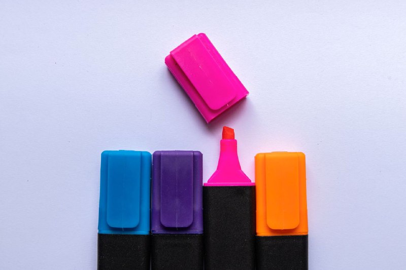 #Web🏞️ 如何将一张图片中的一些瑕疵进行删除，如何在你不能掌握更多 PS 技术的前提下完成，有经验的朋友或许马上能够联想到像是 Pixelmator、TouchRetouch 这类可以在图像上点选几笔就可以删除物体的 App