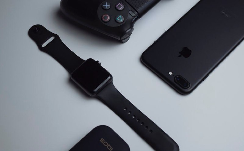 #Watch #Apple🤔 最近聊得很火热的非 Apple Watch Serises 6 莫属了，我也看到了很多开箱、简评，甚至教你如何选择不同尺寸、款式、型号的 Apple Watch 教程