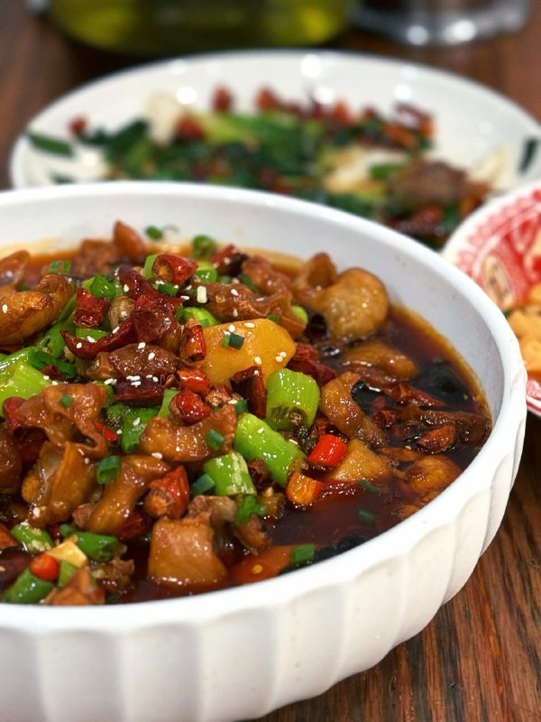 #Life #Food🥢 笑傲江湖（竞舟路店） 🥢📍 杭州·西湖区· 竞舟路28号💴 人均：¥60川菜小馆子