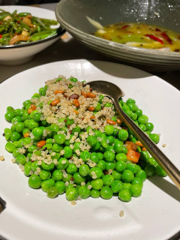 #Life #Food景区里的一家网红餐厅，环境来真的没话说，工作日的晚上不会排队