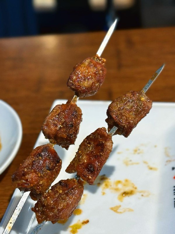 #Life #Food🥢 潮庭·大连海鲜·炭火烧烤·扇贝王(杭州店) 🥢📍 杭州·拱墅区· 河东路85号💴 人均：¥95在朝晖河东路打卡多年，竟然没留意布丁酒店这个院内还内有乾坤