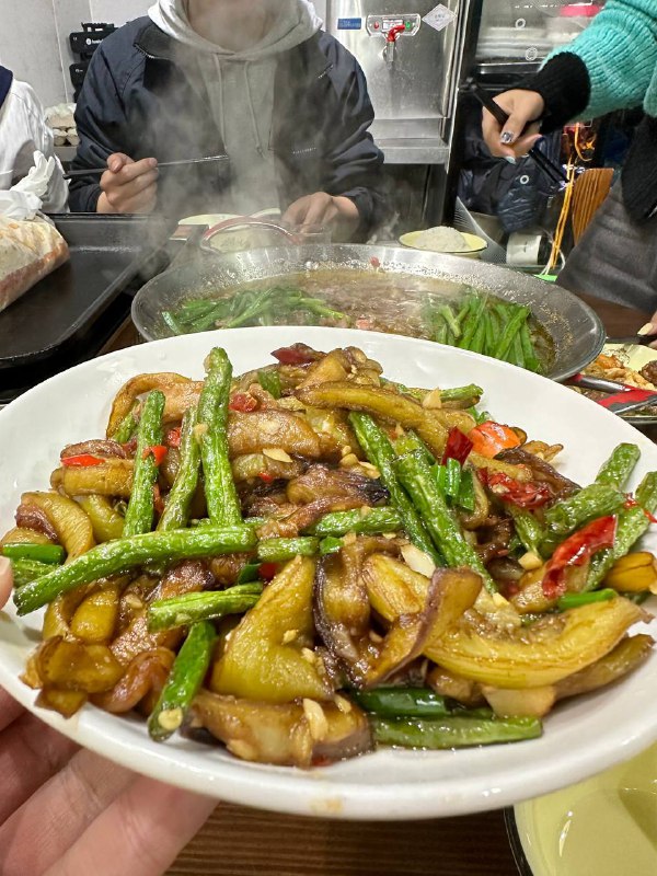 #Life #Food⭐️ 岳阳楼 ⭐️📍 杭州·滨兴小区商铺105号💰 人均：¥58🌶️ 岳阳楼虽然名字起得宏大，但却是个小馆子