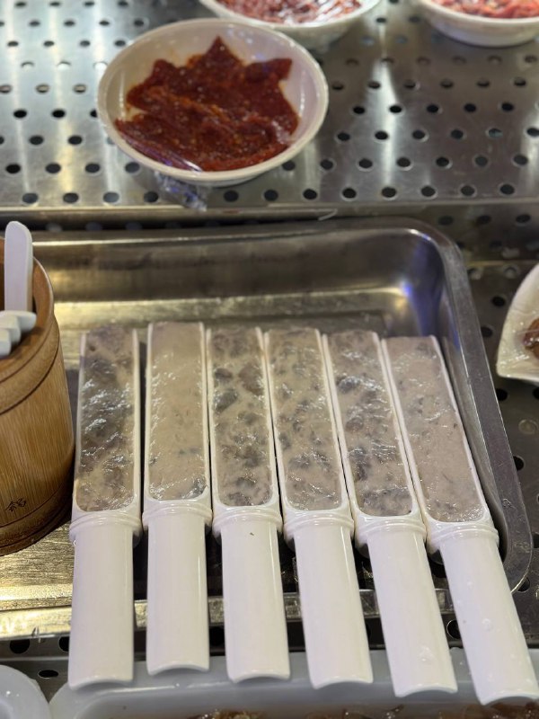 #Life #Food今天介绍一家黄牛肉火锅自助，在杭州的一众牛肉自助火锅大军中，我可以很负责的说无论是单说性价比还是肉的质量，都是天花板级别