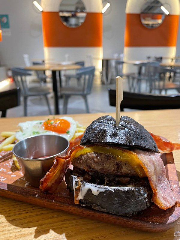 #Life #Food⭐️ Hello 27 ⭐️📍 杭州 · 教工路 18 号 EAC 欧美中心一楼 D110-1💰 人均：¥85如果你去过杭州的嘉里中心，那 Super 27 你应该听说过，这家 Hello 27 就是师出同门的一家西餐厅