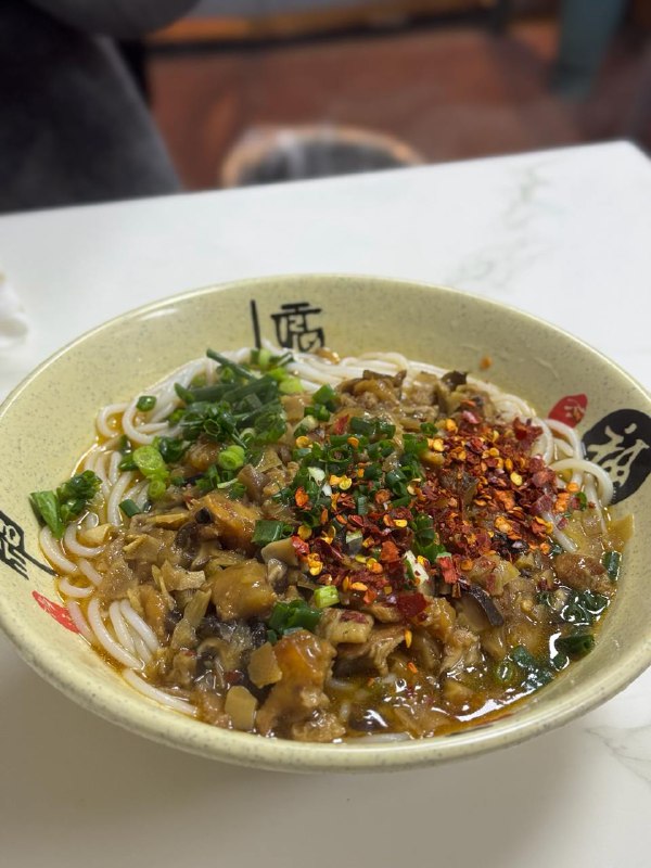 #Life #Food🍜 广丰一家人粉面馆📍 杭州·拱墅·新华路182号💰 人均：¥30说到江西粉，在杭州有几个还不错的选择，之前我介绍过 [赣粉阁]， 今天介绍另一家更不名不见经传但好吃的