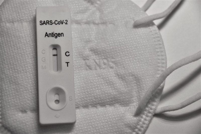 #Life👨‍⚕️ 面对频繁发作的疫情局势，出于有备无患的原则，我们首先应该考虑的是：提前准备一些物资，以备不时之需