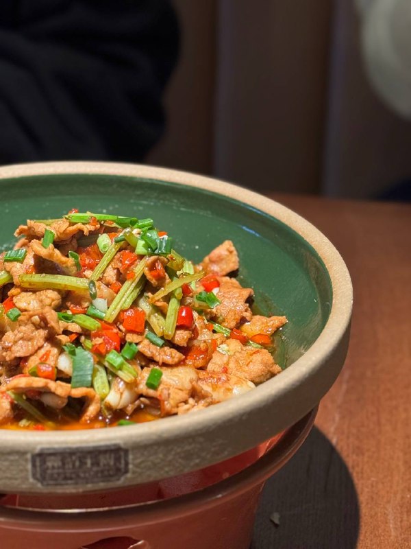 #Life #Food🐟 角该餐厅📍 杭州·拱墅·莫干山路隐秀银座地下一层（什么甜对面）💰 人均：¥80大悦城对面隐秀江南的一家融合餐馆