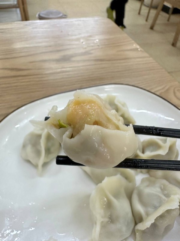 #Life #Food⭐️ 浙沂碗 ⭐️📍 杭州·富力十号朗悦居💰 人均：¥50🥟 今天要推荐的是一家价格小贵的饺子店