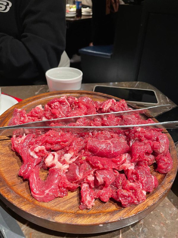 #Life #Food大家假期愉快！继续周日觅食！⭐️ 余阿福凉都黄牛肉火锅 ⭐️📍 杭州 · 文一路272号宋江村综合楼2楼202室（靠近大象城）💰 人均：¥98提到凉都牛肉火锅，我能想到三家，老余杭的凉都、树林，以及余阿福