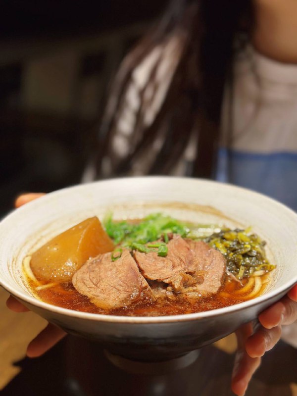 #Life #Food虽然今天不是周日，但是鉴于昨天吃了还不错的店，恰好大家距离下班还有些时间（ ？），就更新一期觅食