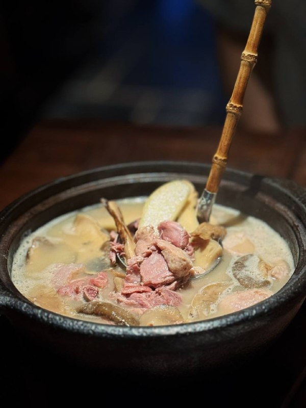 #Life #Food🥢 喜蕈XIIXUNG·山野土菜 🥢📍 杭州·余杭区· 荆长路40号（月芽自由餐厅隔壁）💴 人均：¥150藏身在荆长路，壹集的这个园区，和月芽、万岁是邻居