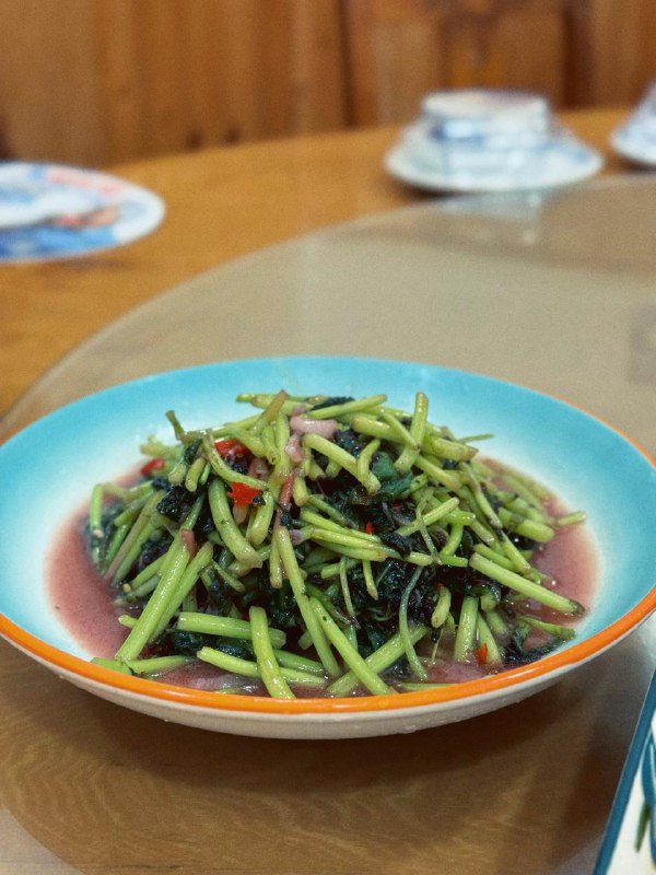 #Life #Food🥢 小满意饭店 🥢 📍 湖州·德清县· 新市镇古镇景区口💴 人均：¥50本地菜馆，座落在古镇的口子处，晚上开车过来，逛逛，顺便填饱肚子